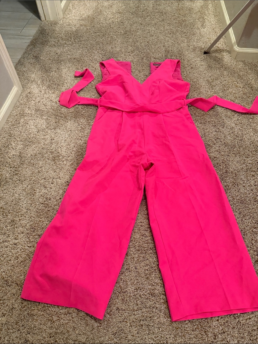Vince Camuto Hot Pink V-Neck Wide-Leg Jumpsuit with Tie Waist